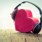como influye la musica al momento de enamorarnos