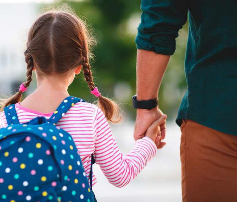 regreso a clases, imagen de los padres